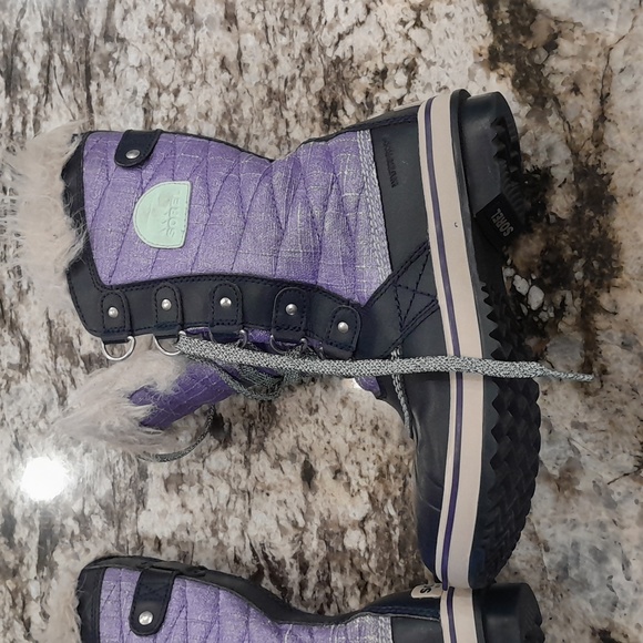 Sorel boots - Picture 5 of 13